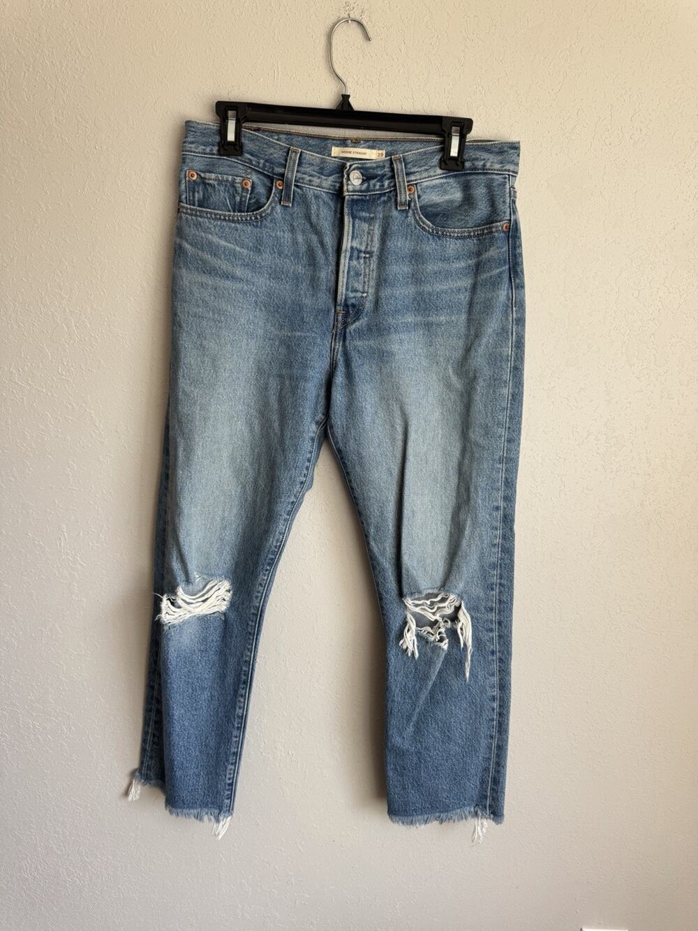 Levi’s Premium Mid Wash Blue Denim Wedgie Straight Leg Jeans Women 29 Distressed
